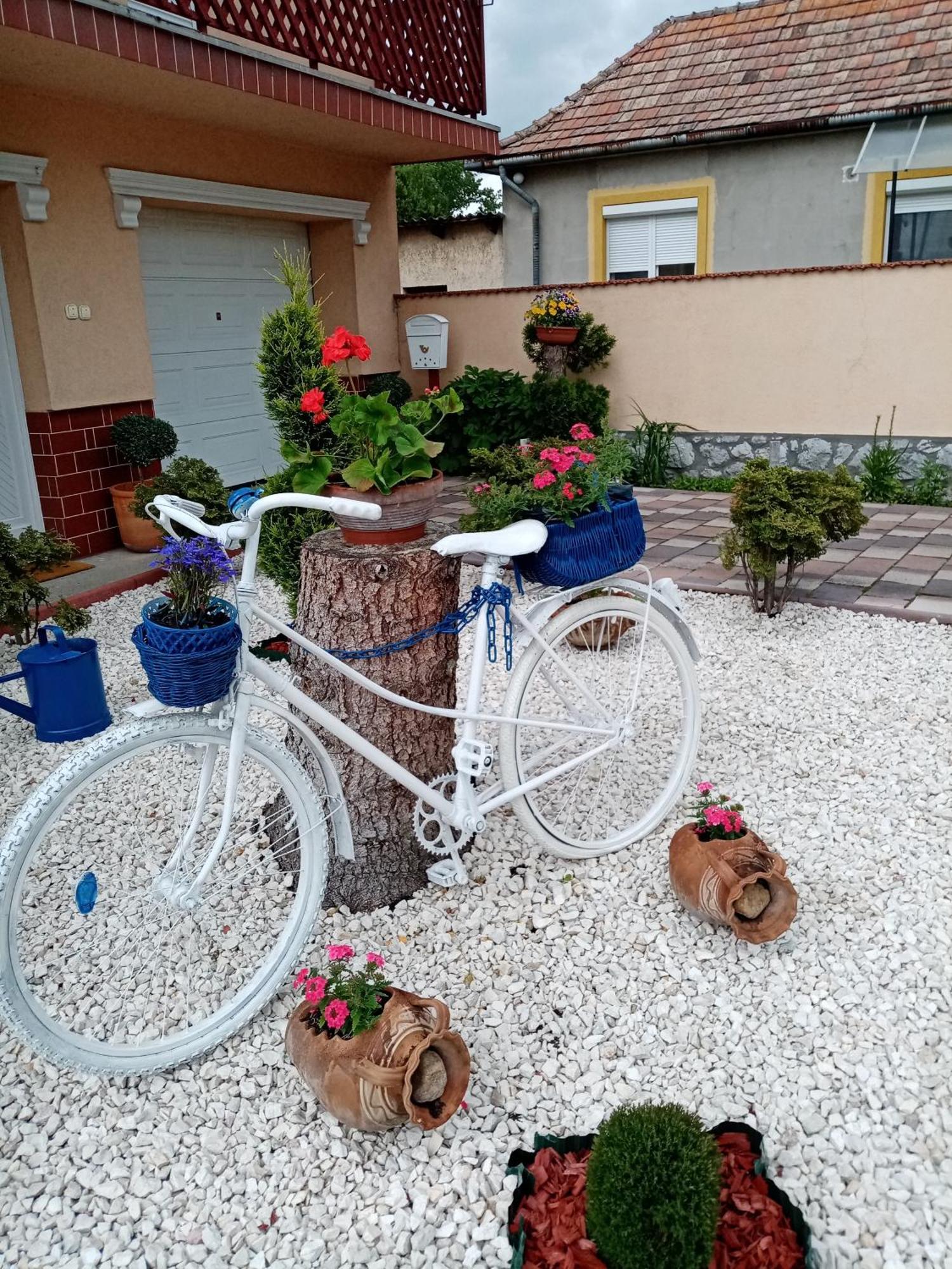 Margaret Apartman Egerszalók Εξωτερικό φωτογραφία