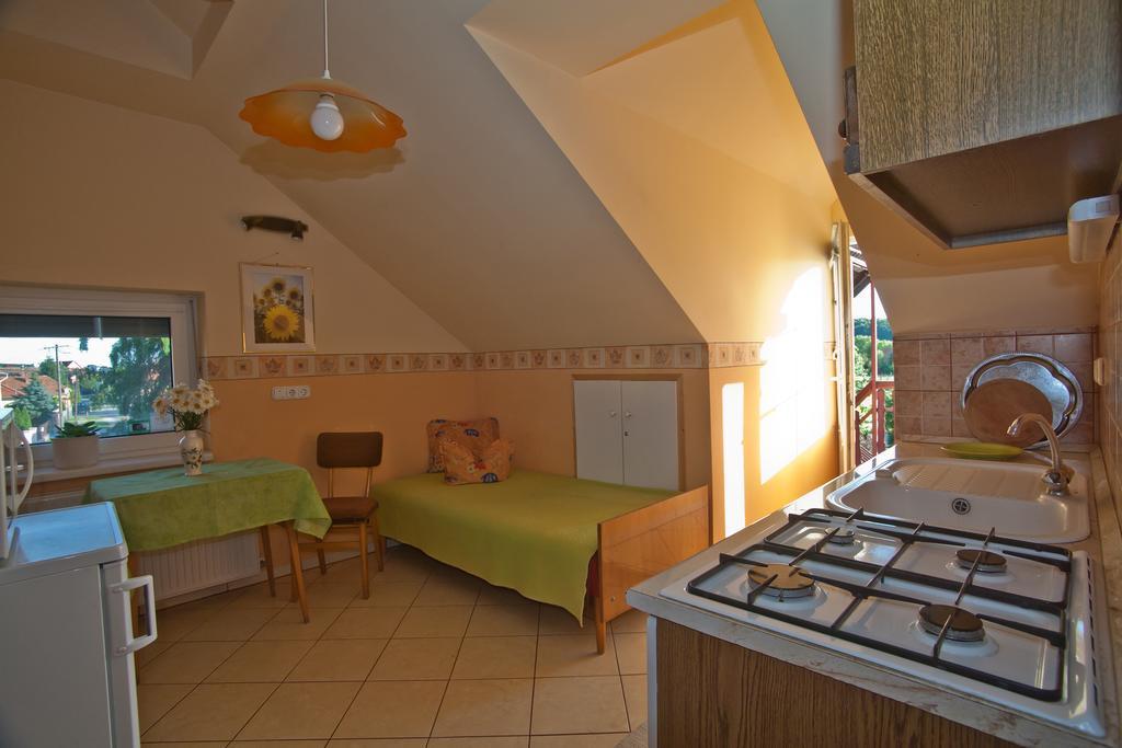 Margaret Apartman Egerszalók Δωμάτιο φωτογραφία